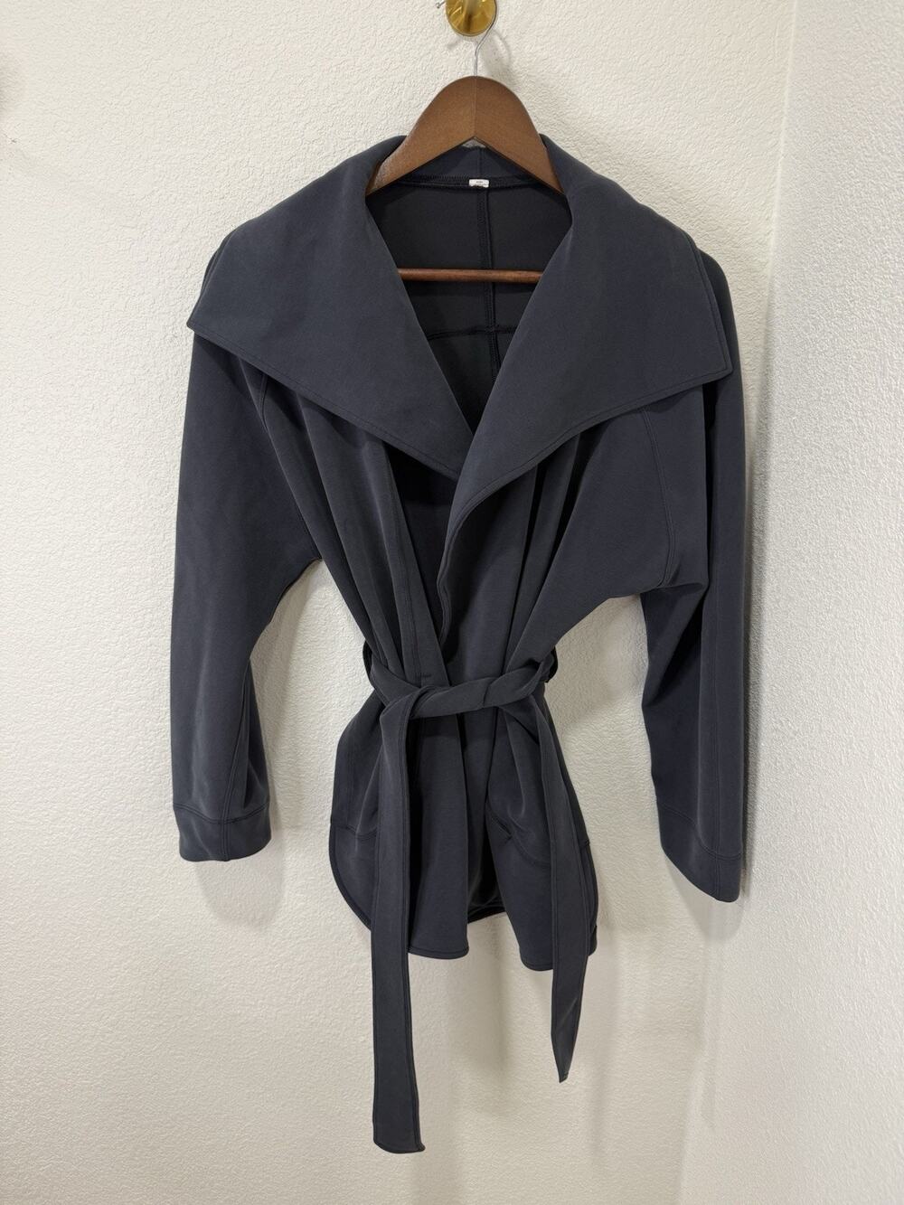 Lululemon Softstreme Belted Wrap Jacket Black Womens XS/S